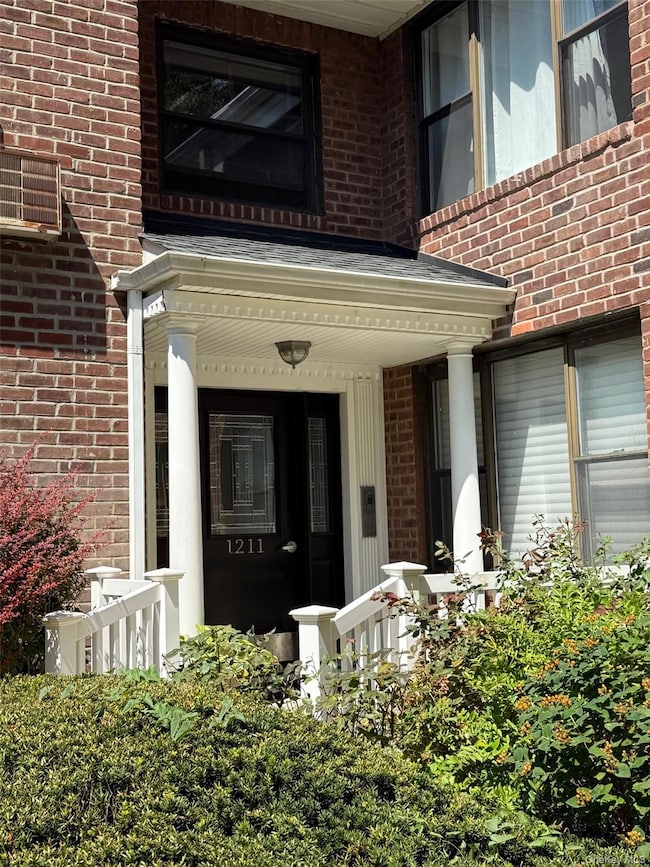 1211 E Broadway unit C-24, Hewlett, NY 11557 - photo 3