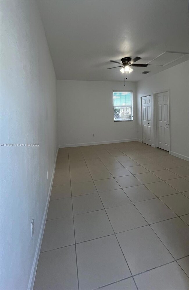 17077 SW 93rd St unit Rear, Miami, FL 33196 - photo 5