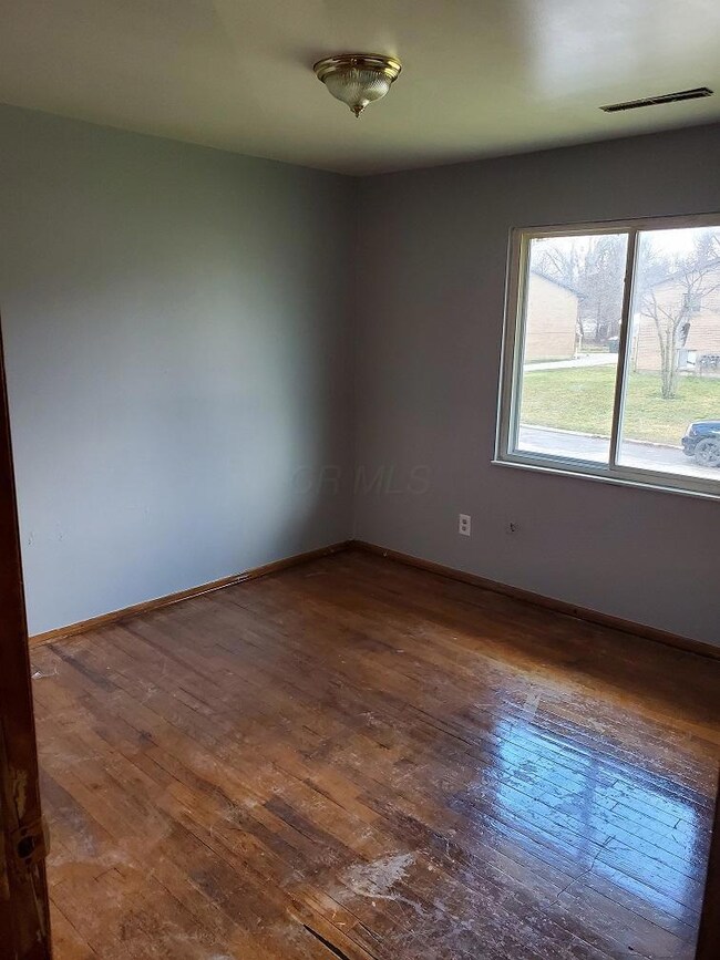 3711 Beulah Rd unit A, Columbus, OH 43224 - photo 5