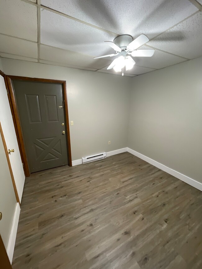 102 W Main St, Thorntown, IN 46071 - photo 7