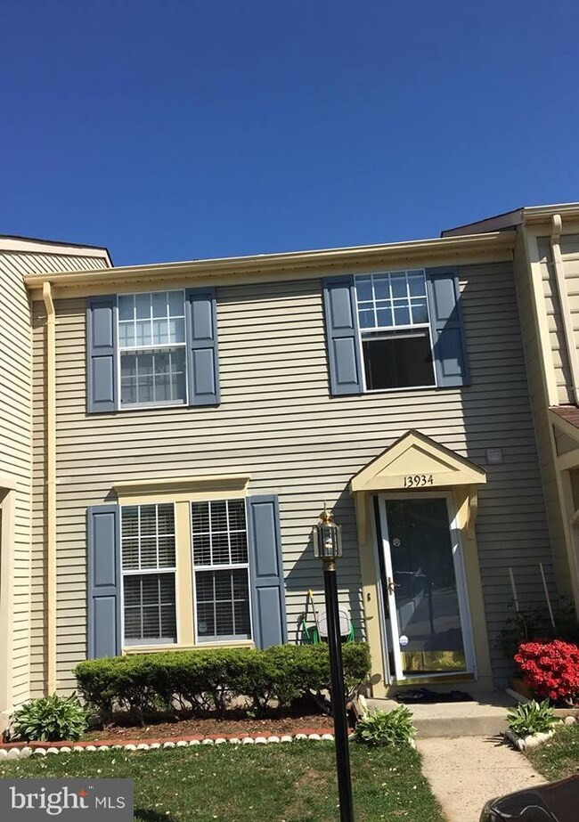 13934 Winding Ridge Ln, Centreville, VA 20121 - photo 2