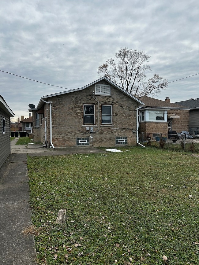 1034 W 104th Place, Chicago, IL 60643 - photo 2