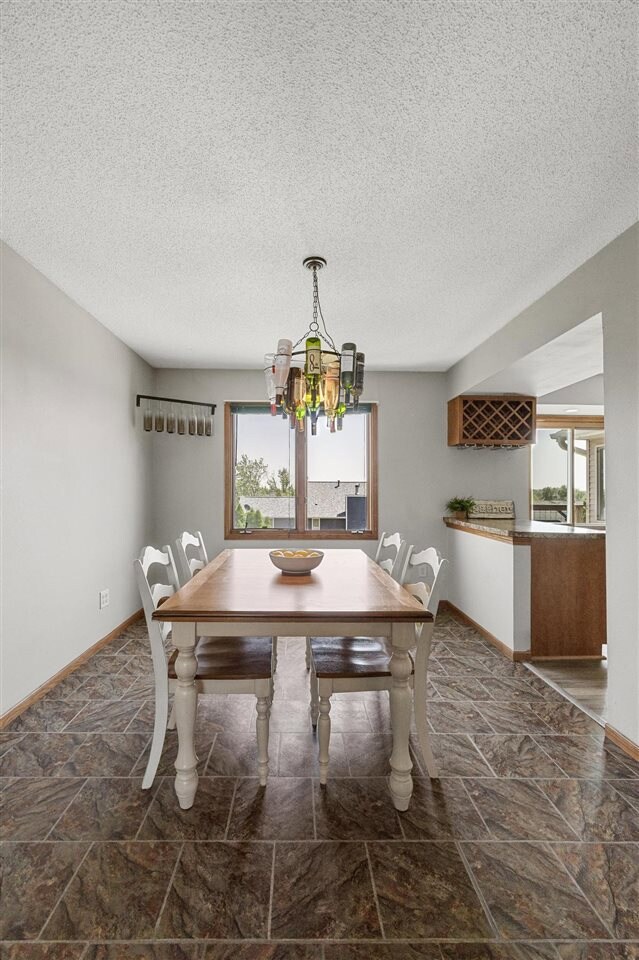 4229 Topaz Ave NW, Cedar Rapids, IA 52405 - photo 7