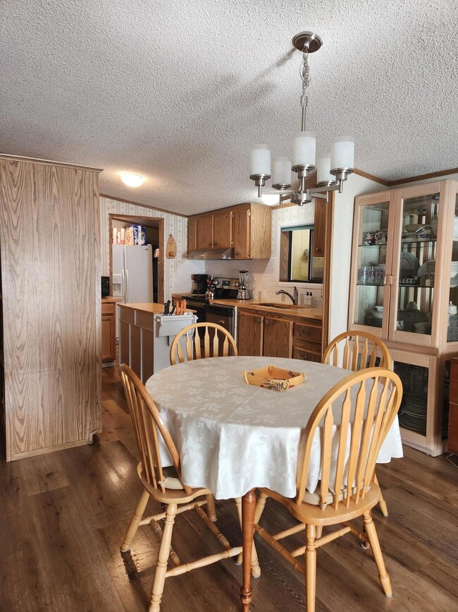 109 - dining rm