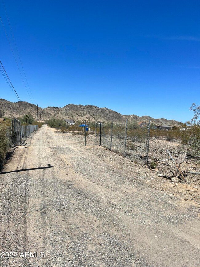 Private road to lots