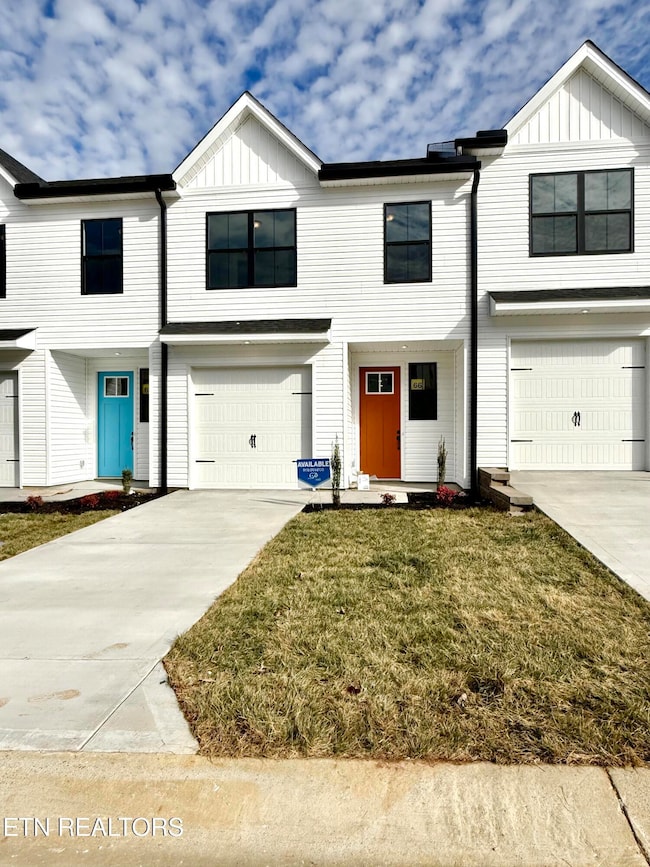 8832 Chapman Trace Way, Knoxville, TN 37920 - photo 3