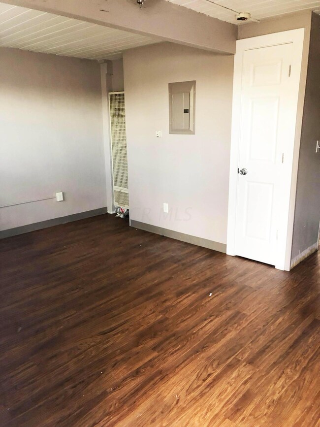 1467 E Mound St, Columbus, OH 43205 - photo 2