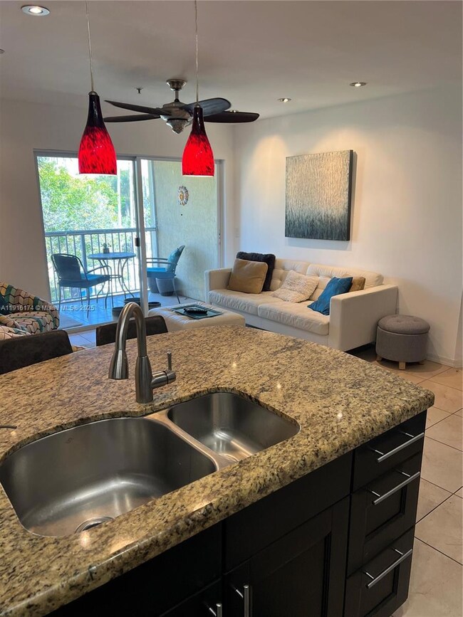 460 S Park Rd unit 6303, Hollywood, FL 33021 - photo 5