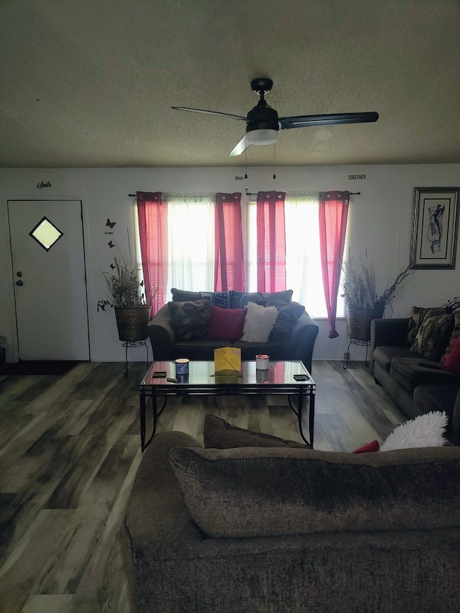 1907 E Mitchell St, Humboldt, TN 38343 - photo 4