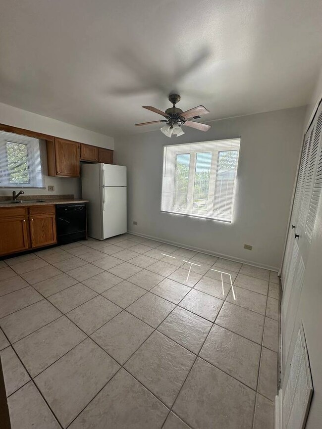 4062 Charleston Rd unit 3W, Matteson, IL 60443 - photo 7