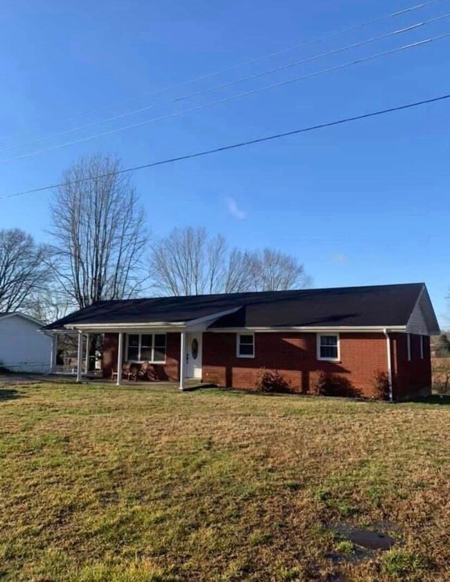 33 Stevens Dr, Jamestown, KY 42629 - photo 2