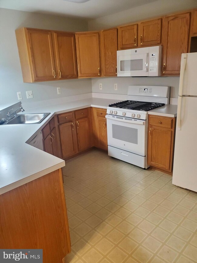 2014 Windsong Dr unit 2D, Hagerstown, MD 21740 - photo 5