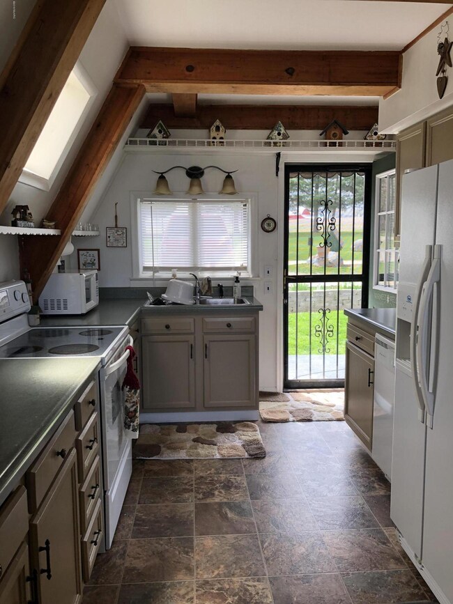 8300 Sun Set Kitchen