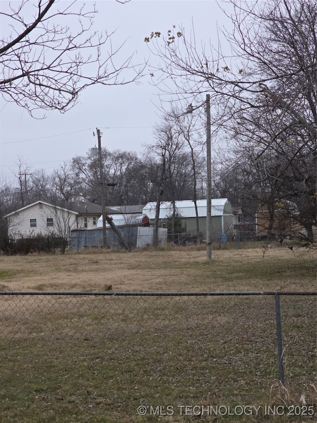 415 E Holly, Haskell, OK 74436 - photo 2