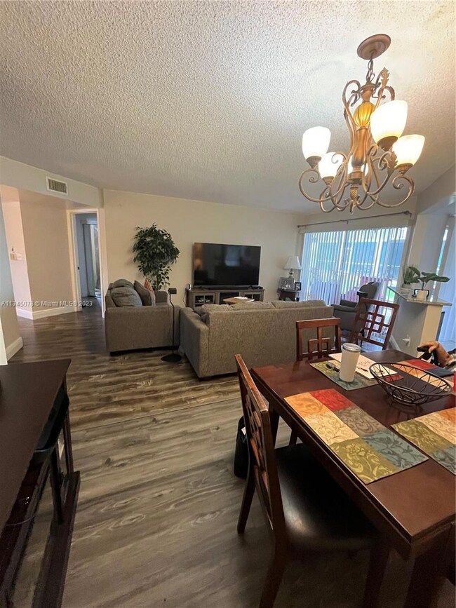 Dining/Living room 