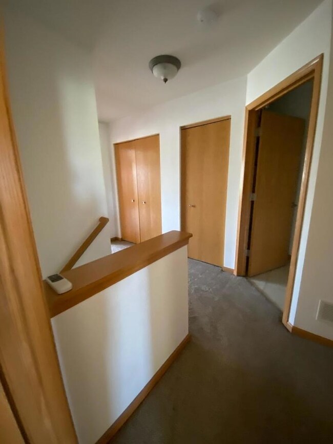 6715 Slate Dr unit 884, Carpentersville, IL 60110 - photo 2