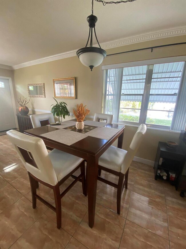 153 Easthampton G, West Palm Beach, FL 33417 - photo 3