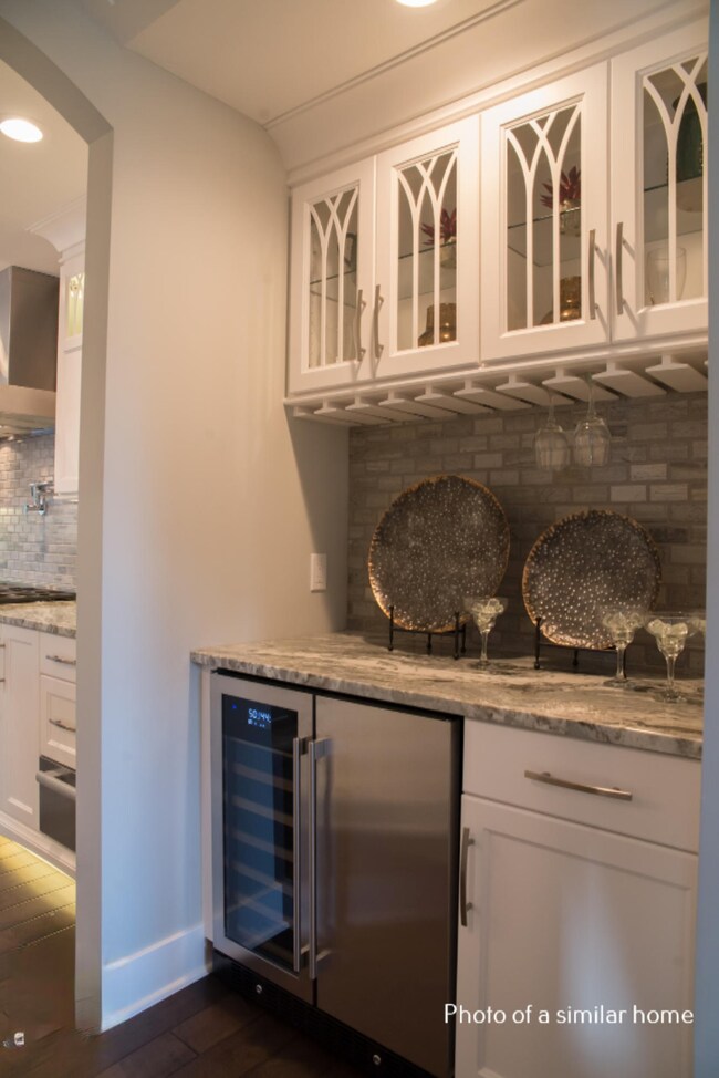4696 Thornberry Hill 2018-0070