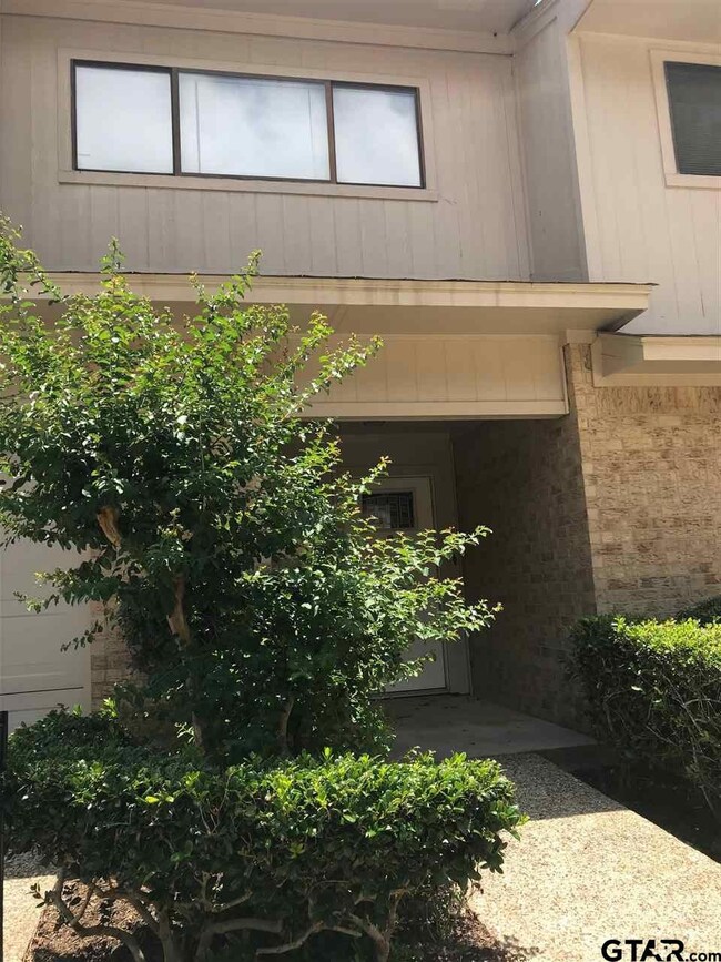 2207 2207 Villa Dr, Tyler, TX 75703 - photo 2