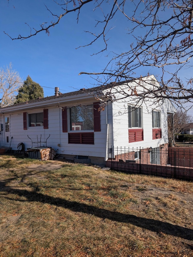 1502 Andover Dr, Cheyenne, WY 82001 - photo 2