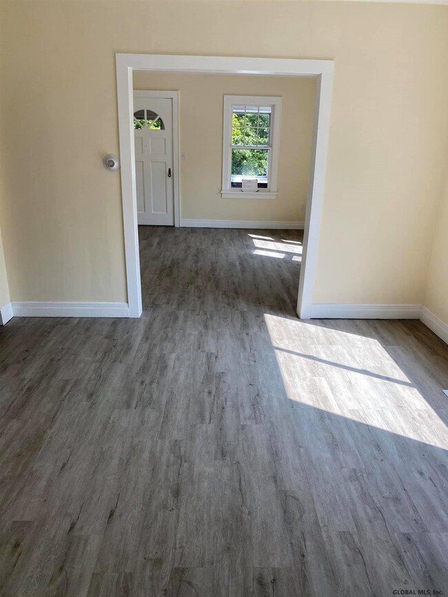 10 Leonard Ave, Troy, NY 12180 - photo 5