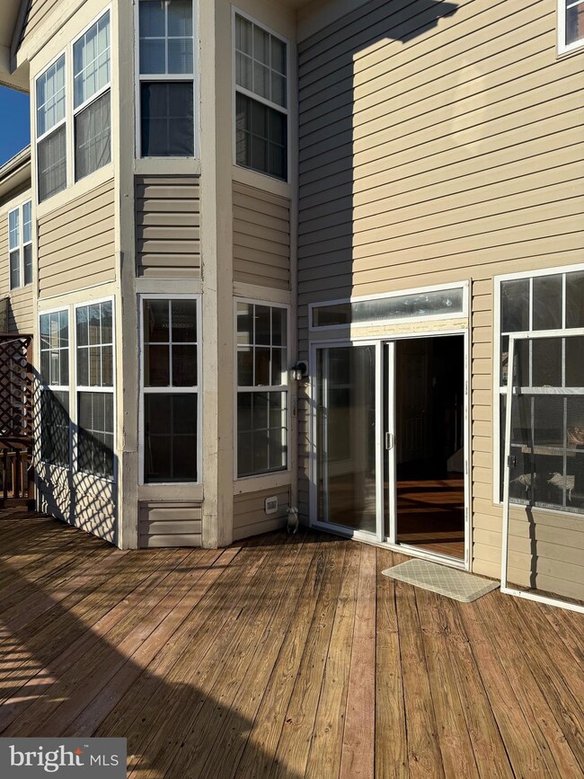 13395 Sir Ramsay Way, Herndon, VA 20171 - photo 4