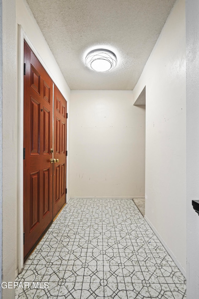 10406 Bon Aire Dr, El Paso, TX 79924 - photo 6