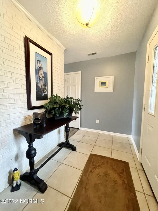 1022 Foscue Dr, Jacksonville, NC 28540 - photo 6