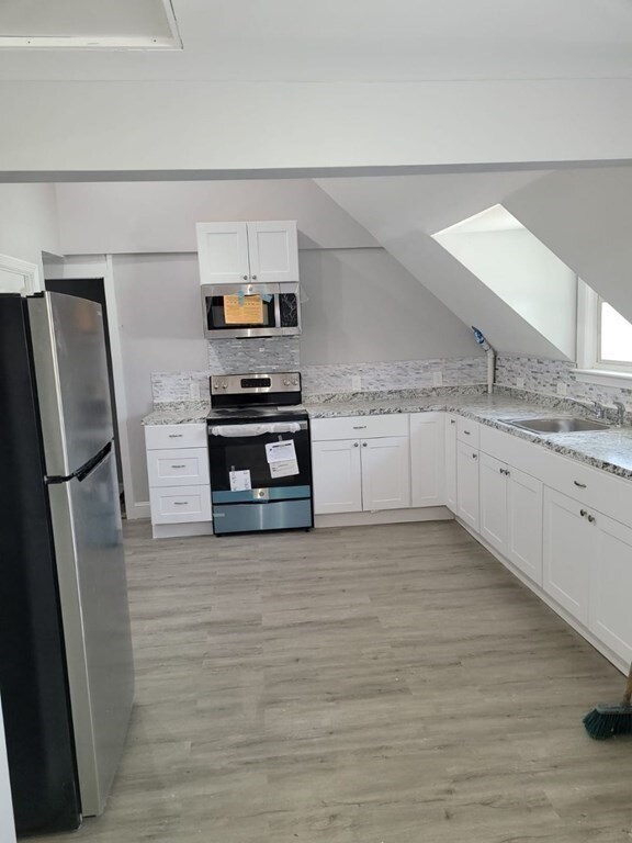 12 1/2 Benefit St unit 1, Worcester, MA 01610 - photo 5