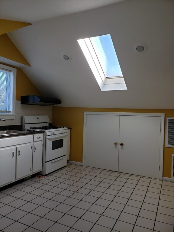 81 Intervale St unit 3, Brockton, MA 02302 - photo 5