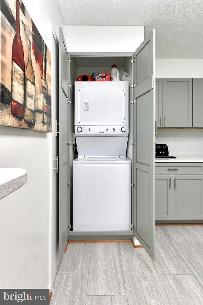 Montebello unit 1001, Alexandria, VA 22303 - photo 6