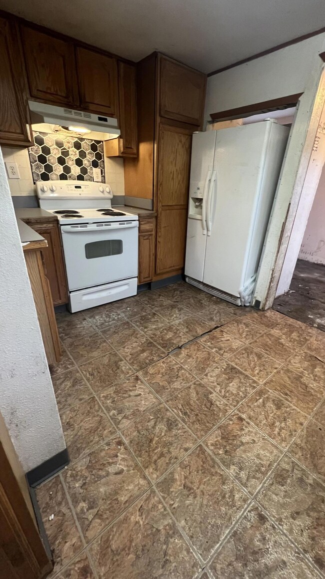 1845 Derby St, Klamath Falls, OR 97603 - photo 7