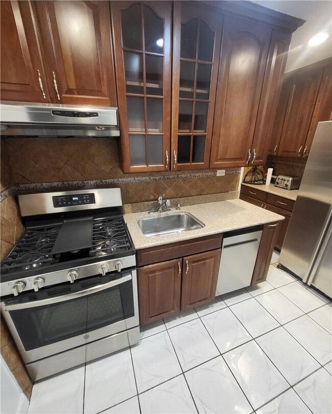 800 Grand Concourse unit 4GN, Bronx, NY 10451 - photo 6