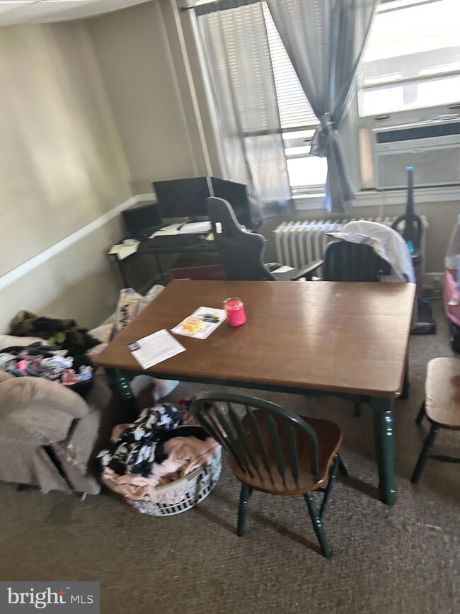 992 Upland Ave, Reading, PA 19607 - photo 6