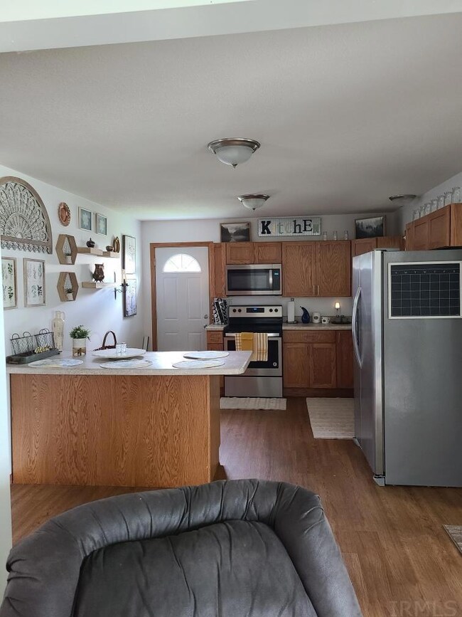 615 W Miami Ave, Logansport, IN 46947 - photo 4