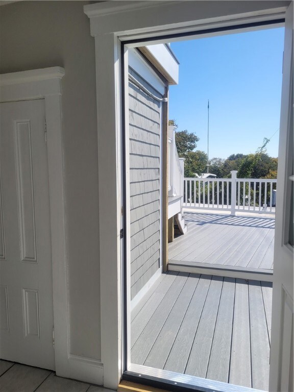 17 Vernon Ave unit 2, Newport, RI 02840 - photo 5