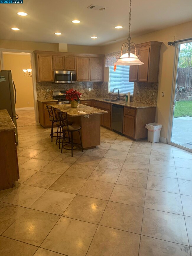 1925 Kern Mountain Way, Antioch, CA 94531 - photo 7