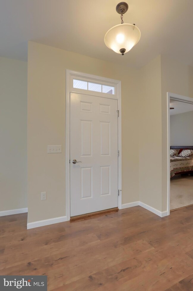 529 Landon Cir, Ephrata, PA 17522 - photo 4