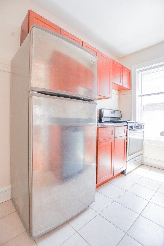 4811 N Bell Ave unit 3N, Chicago, IL 60625 - photo 2