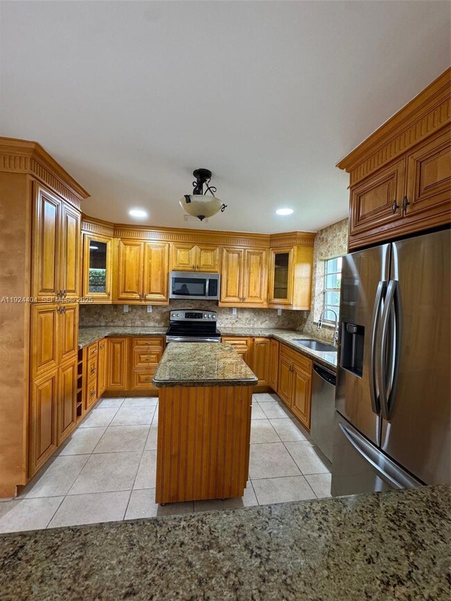 2911 SW 98th Ave, Miami, FL 33165 - photo 5