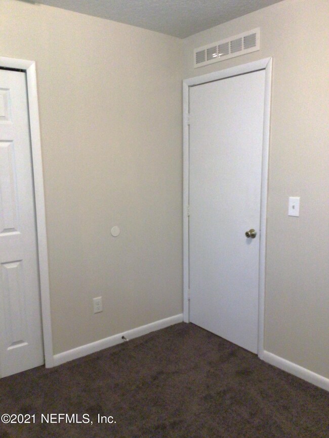 5232 Westchase Ct unit 4, Jacksonville, FL 32210 - photo 3