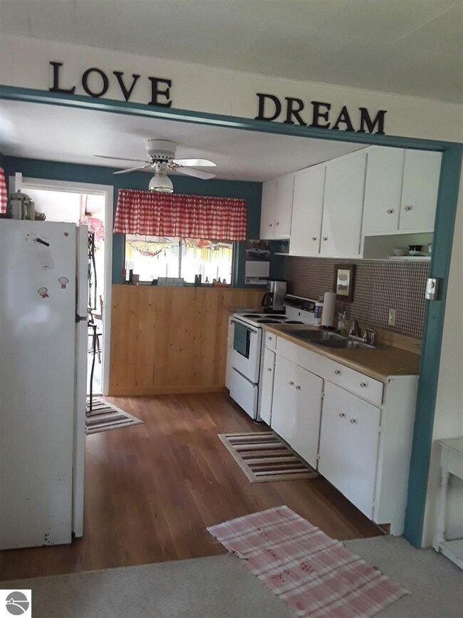 1018 S 5th St, Au Gres, MI 48703 - photo 5