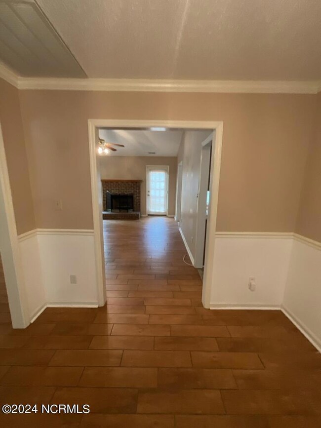 225 Audubon Dr, Jacksonville, NC 28546 - photo 4