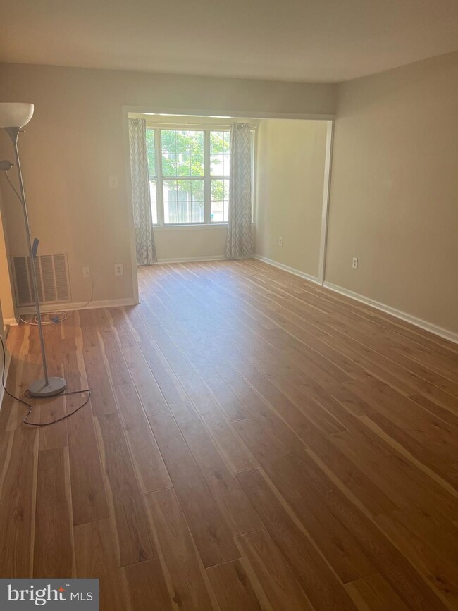14 Normandy Square Ct unit 3BC, Silver Spring, MD 20906 - photo 5