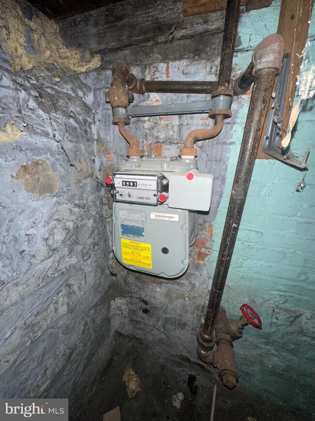 2013 Wilhelm St, Baltimore, MD 21223 - photo 5