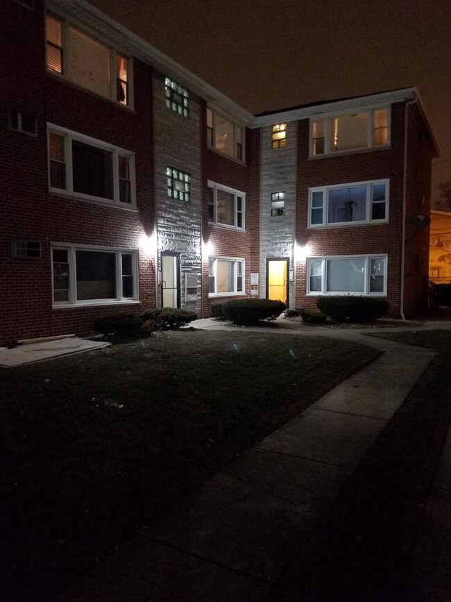 6958 W 65th St unit 2C, Chicago, IL 60638 - photo 2