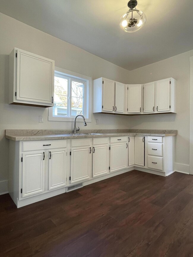 225 E Clay St, Sidney, OH 45365 - photo 5