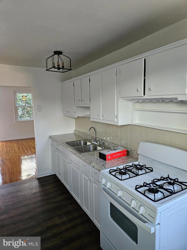 118 Grant St, Mount Holly, NJ 08060 - photo 4