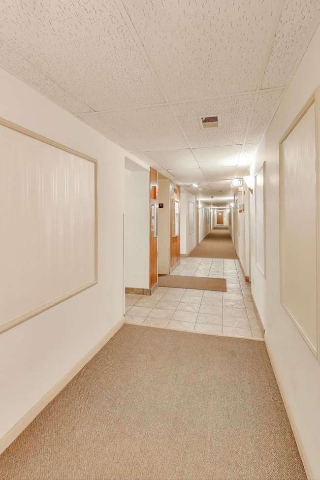 512 Redondo Dr unit 107, Downers Grove, IL 60516 - photo 3