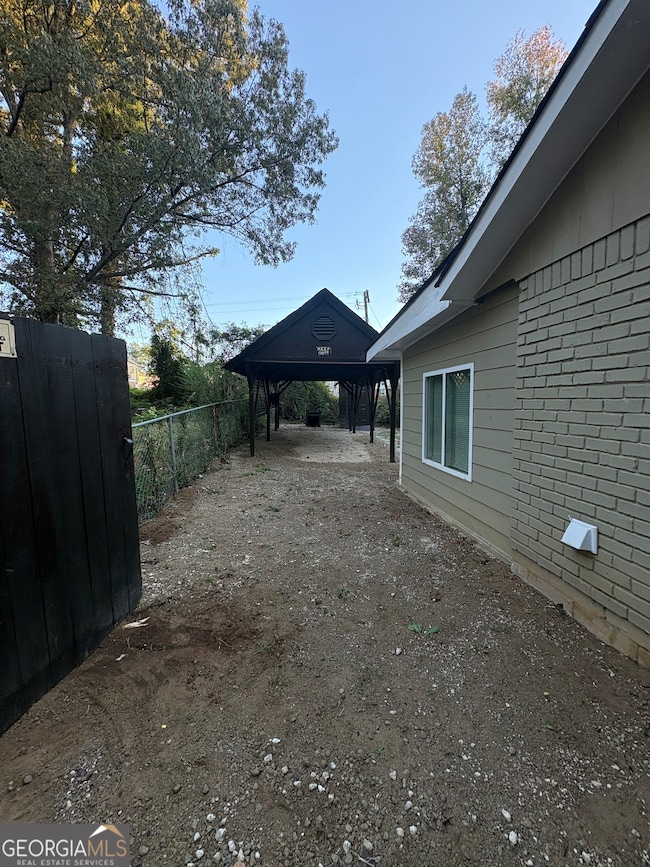 657 Utoy Ct, Jonesboro, GA 30238 - photo 7